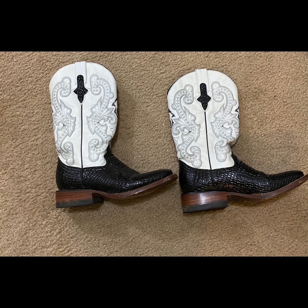 Ferrini white and black boots